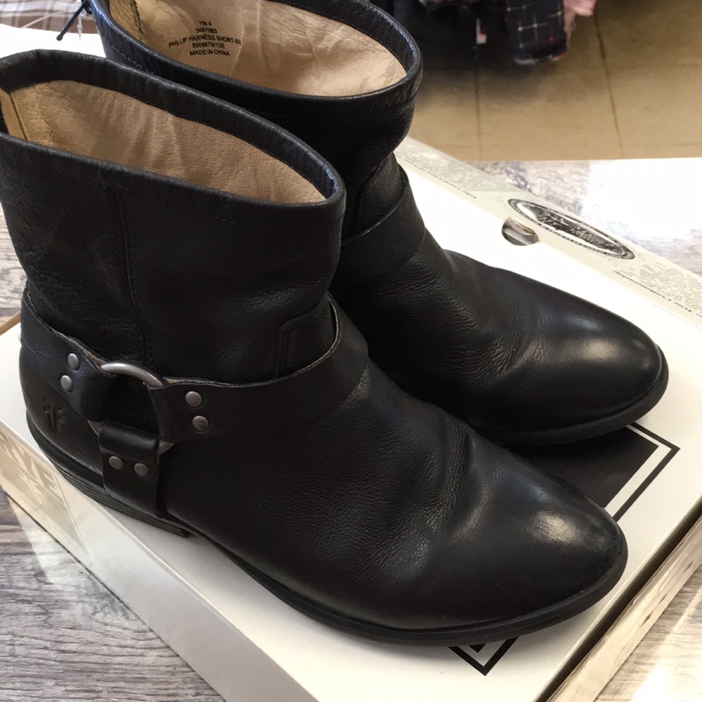 Girls Frye Booties Black Zipper Back size 4